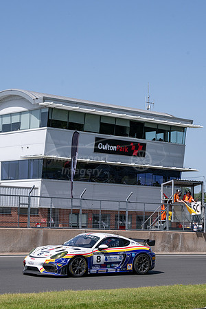 8 Ian Duggan / Tom Bradshaw