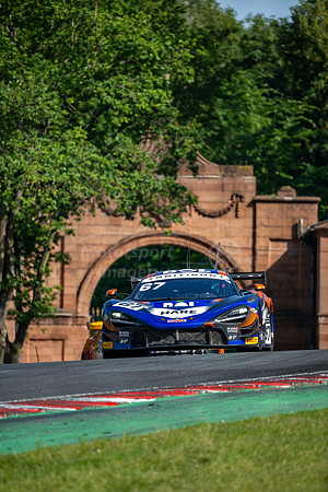 67 Simon Orange / Marcus Clutton