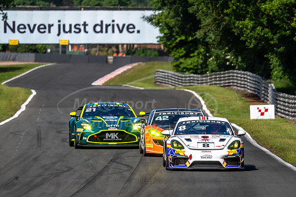 8 Ian Duggan / Tom Bradshaw