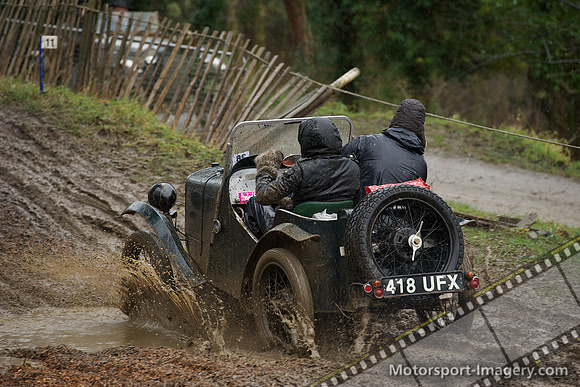 418 UFX  SIMON DOWLE