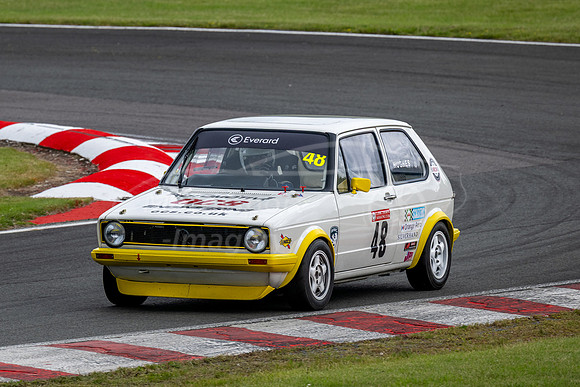 48 Don HUGHES