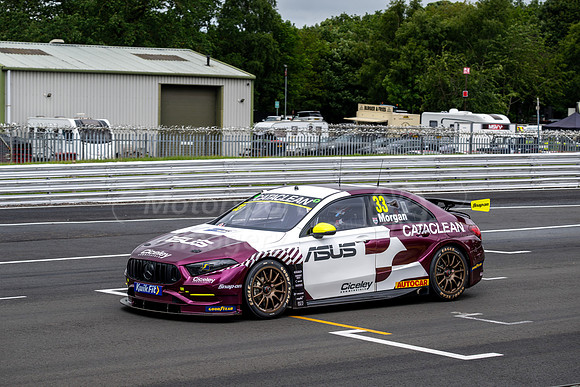 33 Adam MORGAN