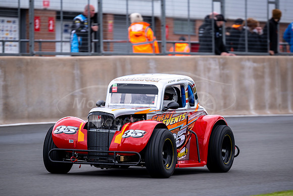 35 Neil SHENTON