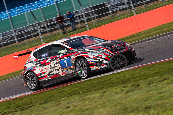 1  Memac Ogilvy Duel Racing