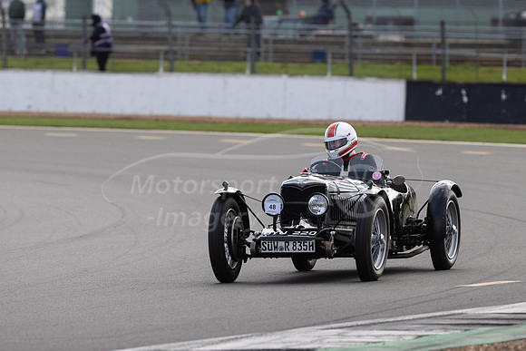 48 Tammo Voigt