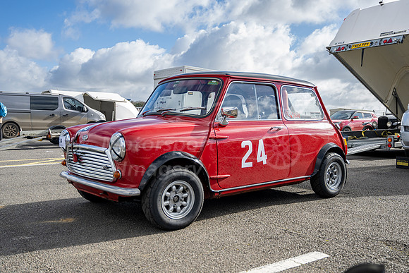 24 Andy Newbound, Morris Mini
