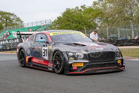 JRM Racing - Bentley Continental GT3, Seb Morris / Rick Parfitt