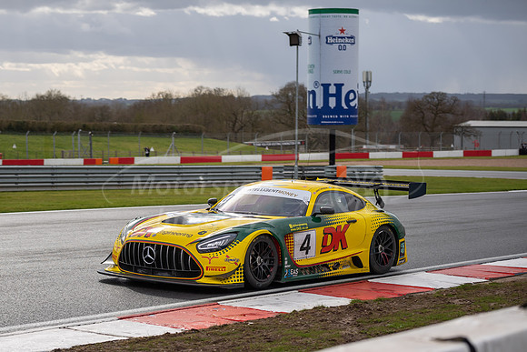2 Seas Motorsport, Mercedes AMG of James Cottingham and Jonny Ad