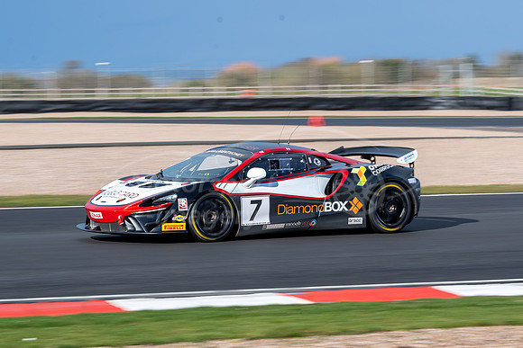 Kavi Jundu and Tom Rawlings, McLaren Artura, Paddock Motorsport