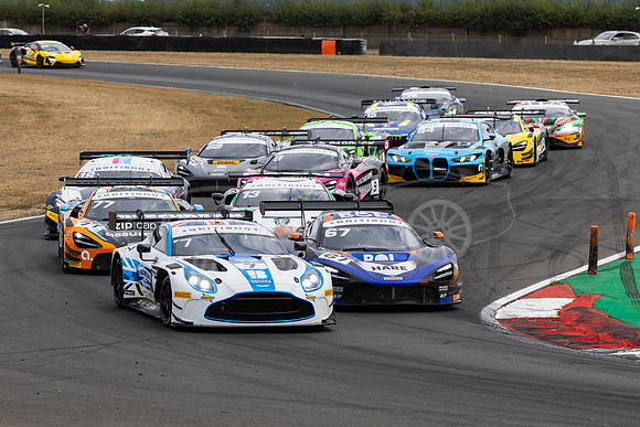 Race 2 start