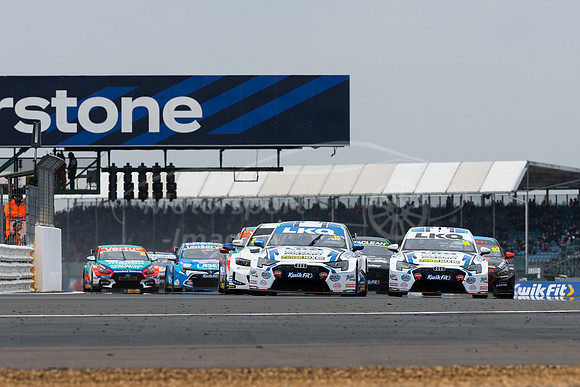 Round 25 race start