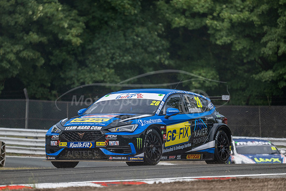 28 Nick Hamilton