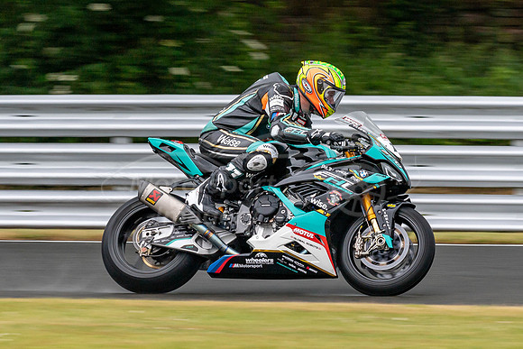 12 Xavi FORES ESP BMW - FHO Racing BMW