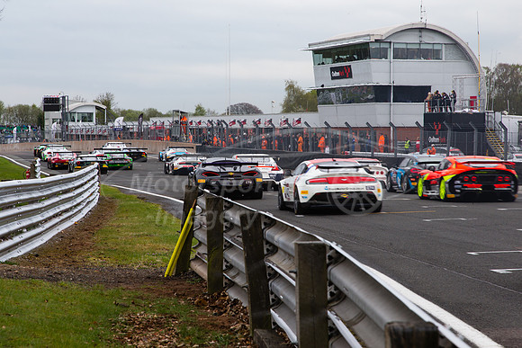 Race 2 start