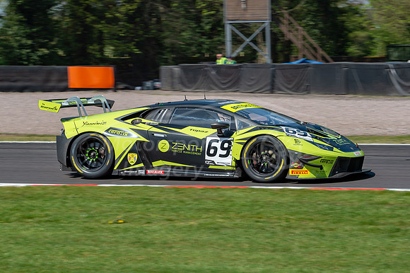 69  Barwell Motorsport - Lamborghini Huracan GT