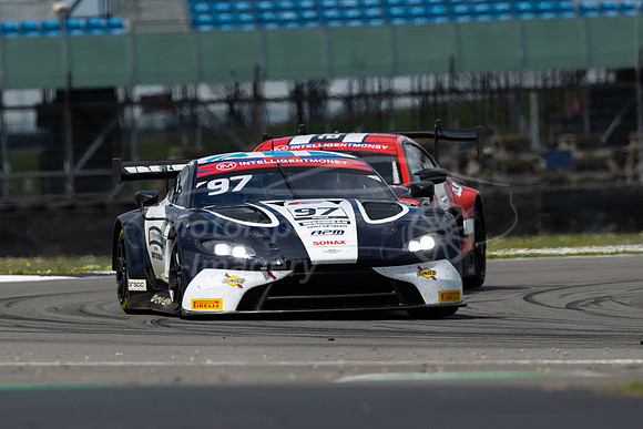 97 Andrew Howard / Ross Gunn