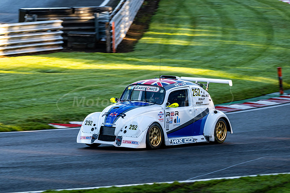 252 Jason BAKER / Will BLACKWELL-CHAMBERS / James REILLY