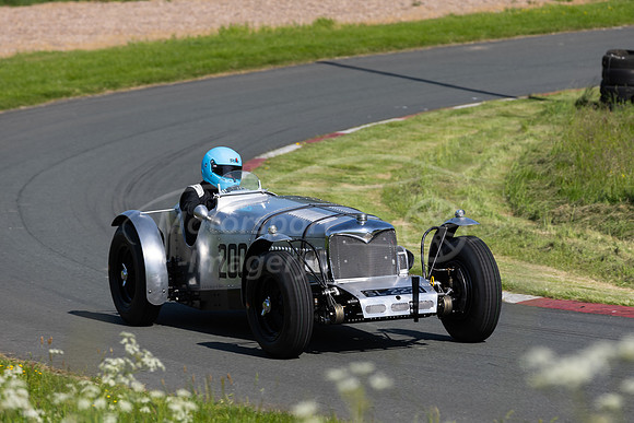 200 Durward Lawson