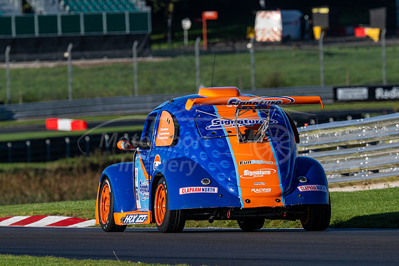 557 John WHITEHOUSE   / Marcus CLUTTON / Steve RUSTON