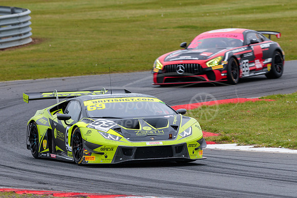 69  Barwell Motorsport - Lamborghini Huracan GT3 EVO  Sam De Haa