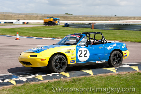 MX5 Championship Rockingham
