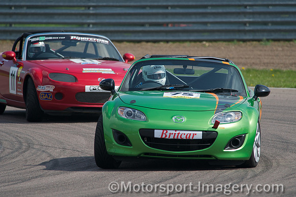 Mazda MX5, Tom Strange