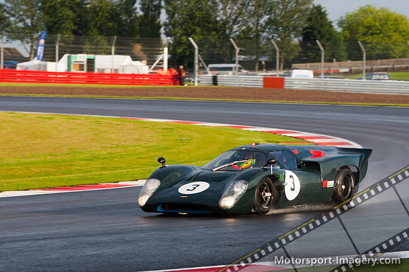 Andy Wolfe/Rob Hall  Lola T70 Mk3b,