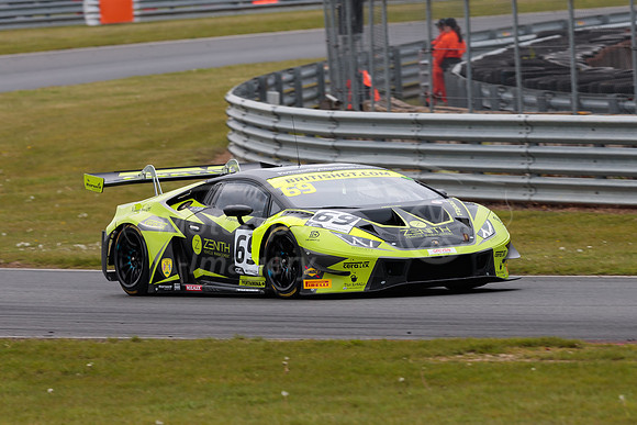 69  Barwell Motorsport - Lamborghini Huracan GT3 EVO  Sam De Haa