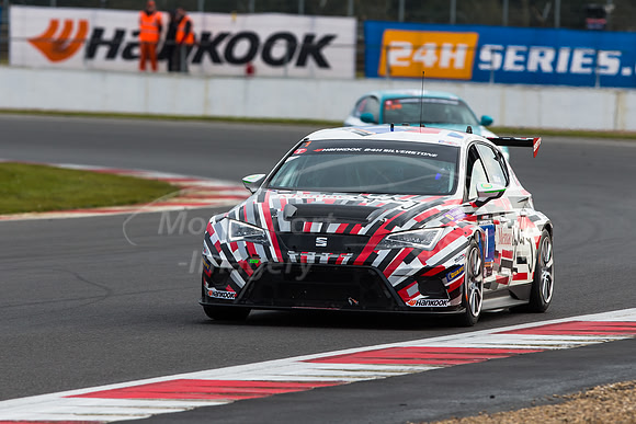 1  Memac Ogilvy Duel Racing