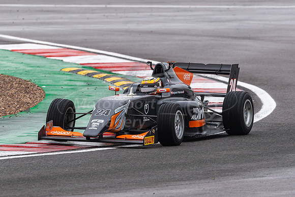 24  Benjamin PEDERSEN