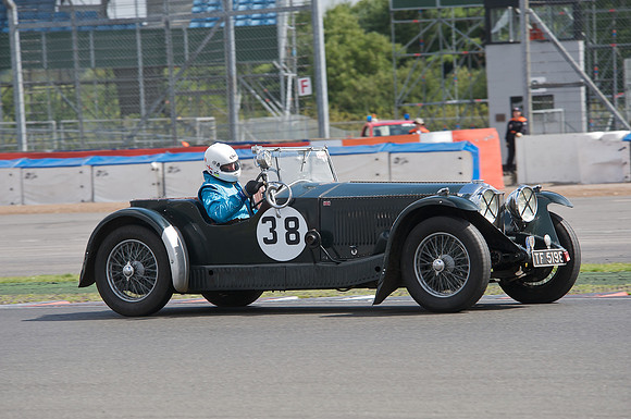 Invicta Low Chasis S-Type