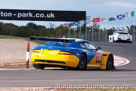 Tom Black, Stuart Hall, Aston Martin DBRS9