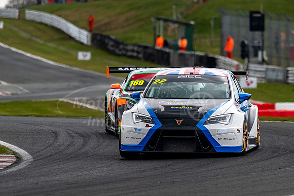 22 Nick Hull- Richard Avery- Seat TCR