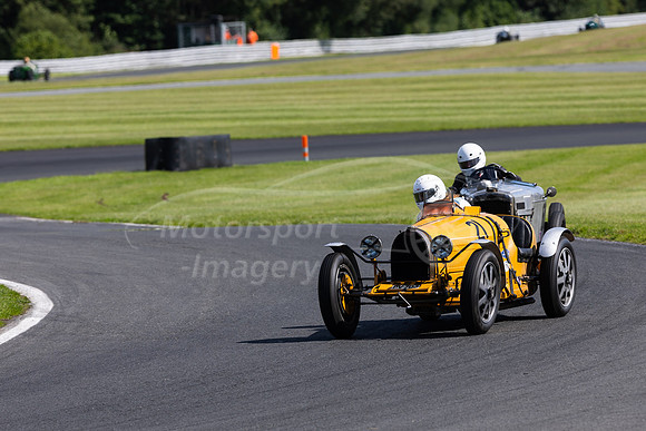 21 Jonathan Bailey