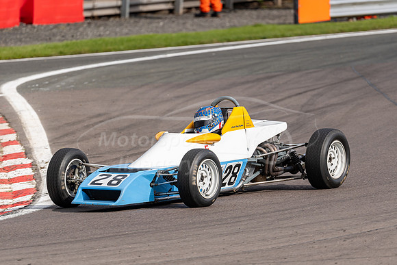 28 Alan Fincham Van Diemen RF80