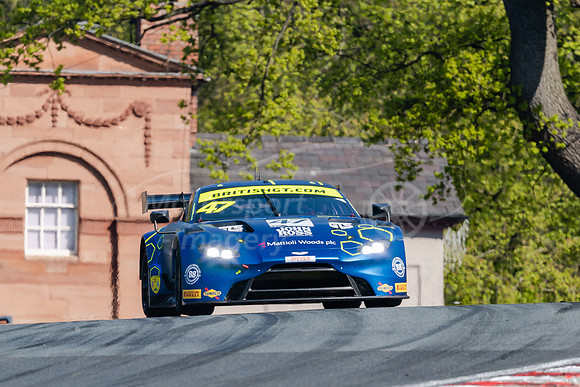 Fox Motorsport - Mercedes-AMG GT4, Mark Murfitt / Michael Broadh