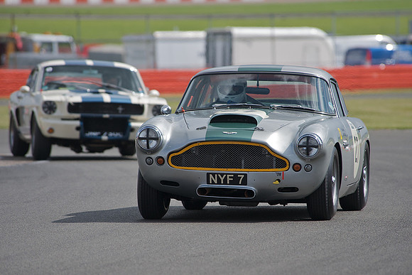Aston Martin DB4