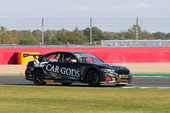 3  Tom CHILTON