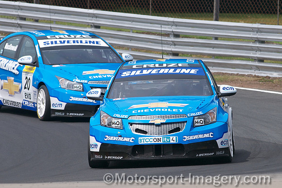 Jason Plato leads Ales MacDowall into Lodge