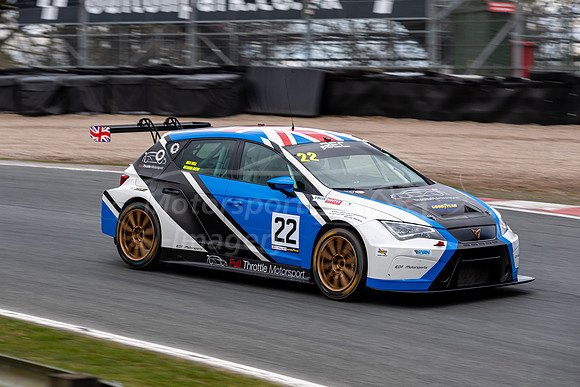 22 Nick Hull- Richard Avery- Seat TCR