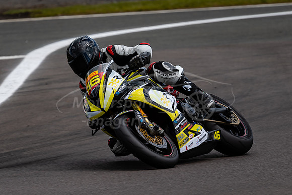 46 Harry Rowlings Triumph,