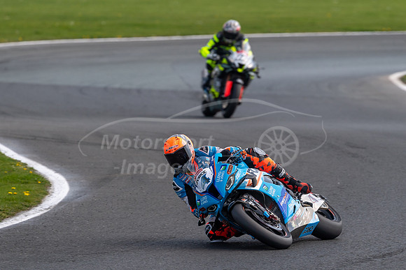 4 Ian HUTCHINSON
