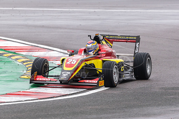 25  Nico Varrone