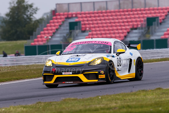 88  GT Marques - Porsche 718 Cayman GT4 Clubsport  Chris Car / D