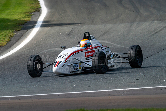 87 Chris Middlehurst Van Diemen LA10