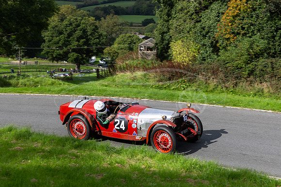 24 Nigel Dowding