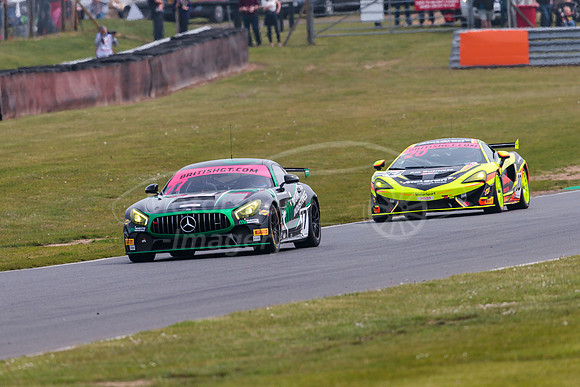 77  Fox Motorsport - Mercedes-AMG GT4  Mark Murfitt / Michael Br