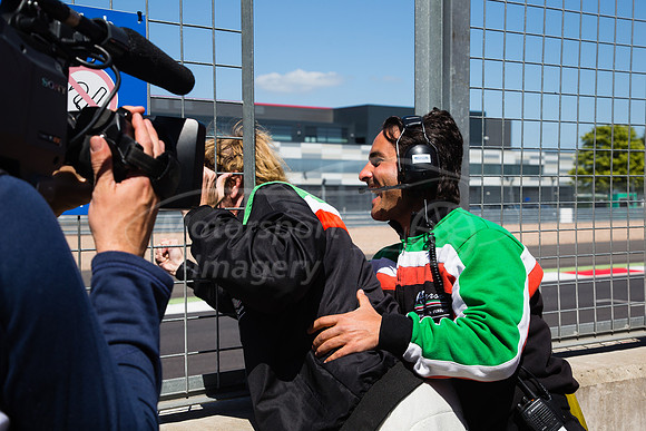 Pit wall celebrations AF Corse