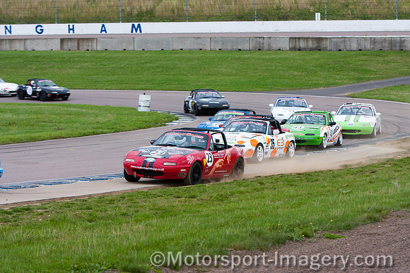 Creative Touch Design Sponsored MX5 at Rockingham
