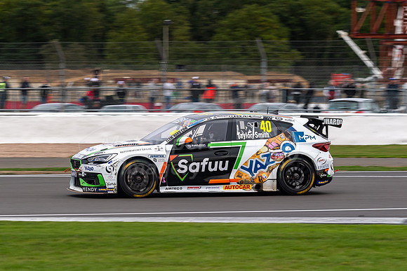 40 Árón TAYLOR-SMITH,  Yazoo with Safuu.com Racing Cupra